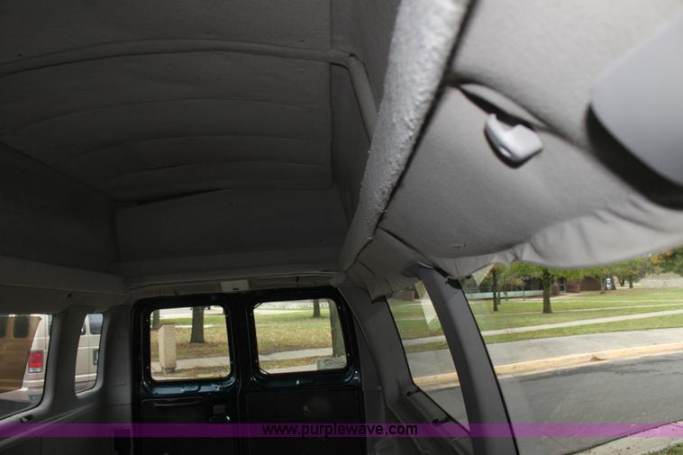 image for item H2042 1998 Ford Club Wagon van
