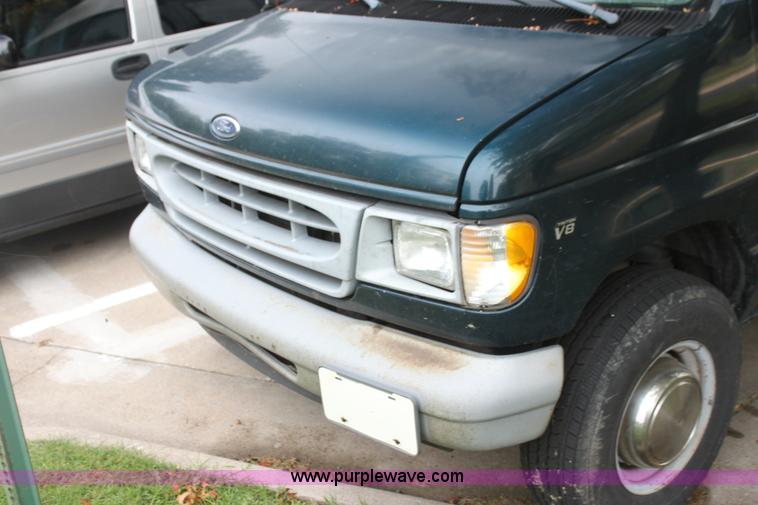 image for item H2042 1998 Ford Club Wagon van