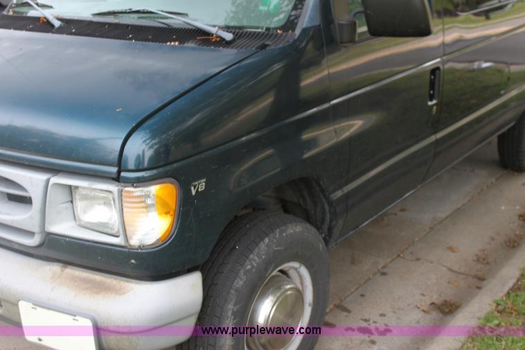 image for item H2042 1998 Ford Club Wagon van