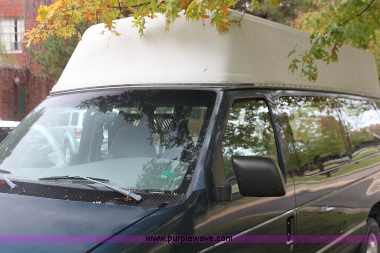 image for item H2042 1998 Ford Club Wagon van