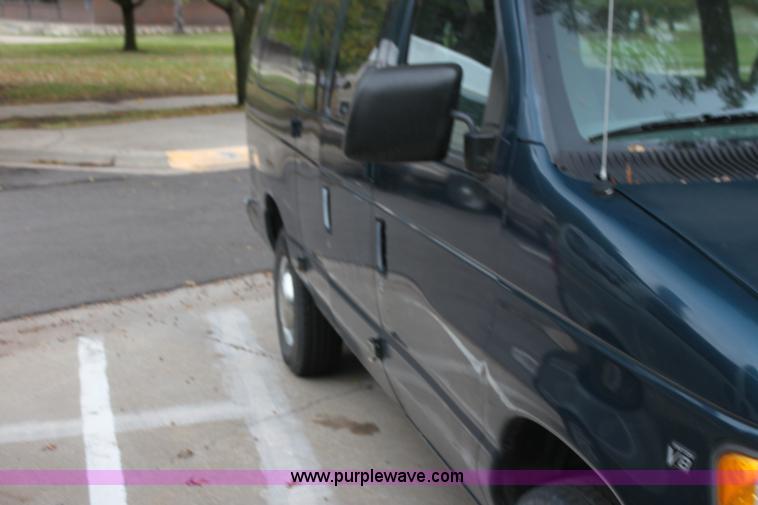 image for item H2042 1998 Ford Club Wagon van