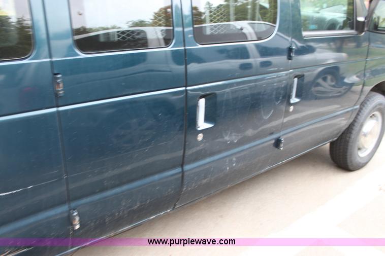 image for item H2042 1998 Ford Club Wagon van