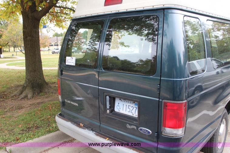 image for item H2042 1998 Ford Club Wagon van