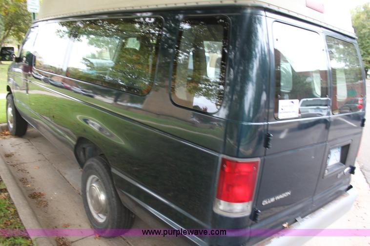 image for item H2042 1998 Ford Club Wagon van