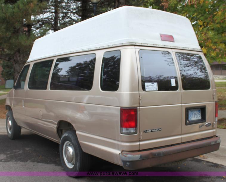 image for item H2043 1998 Ford Club Wagon van