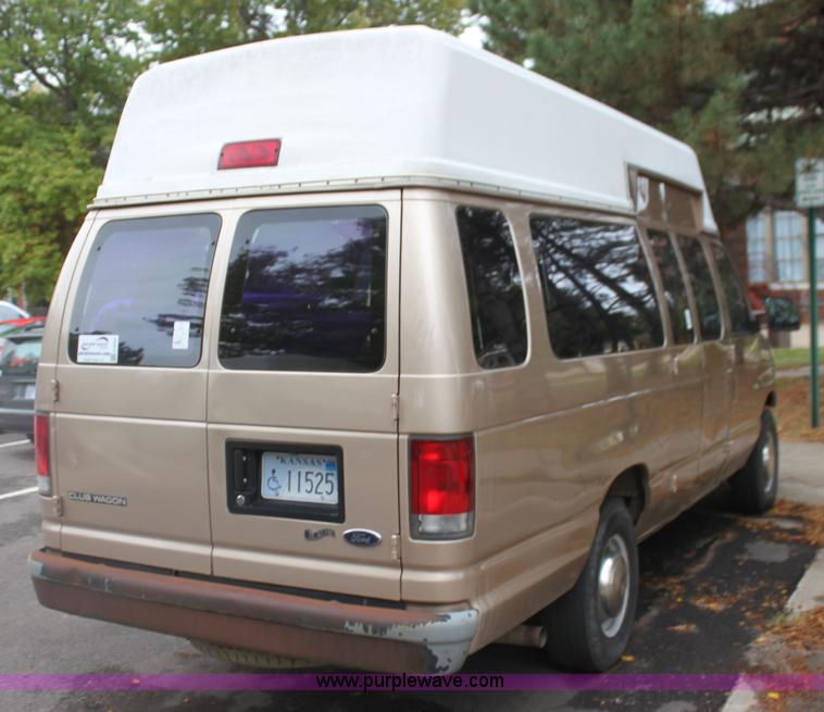 image for item H2043 1998 Ford Club Wagon van