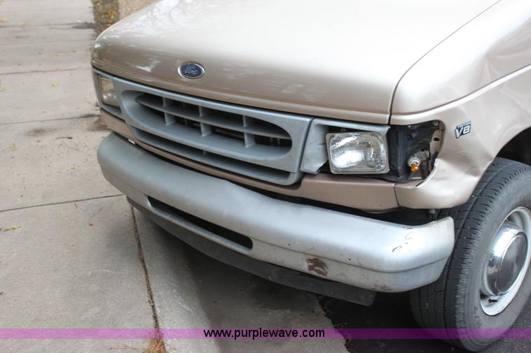 image for item H2043 1998 Ford Club Wagon van