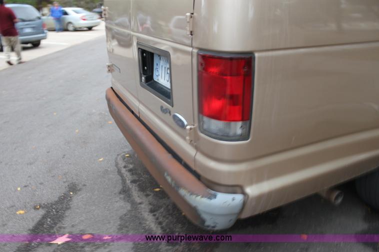 image for item H2043 1998 Ford Club Wagon van