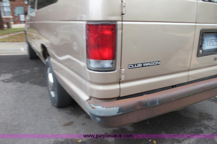 image for item H2043 1998 Ford Club Wagon van