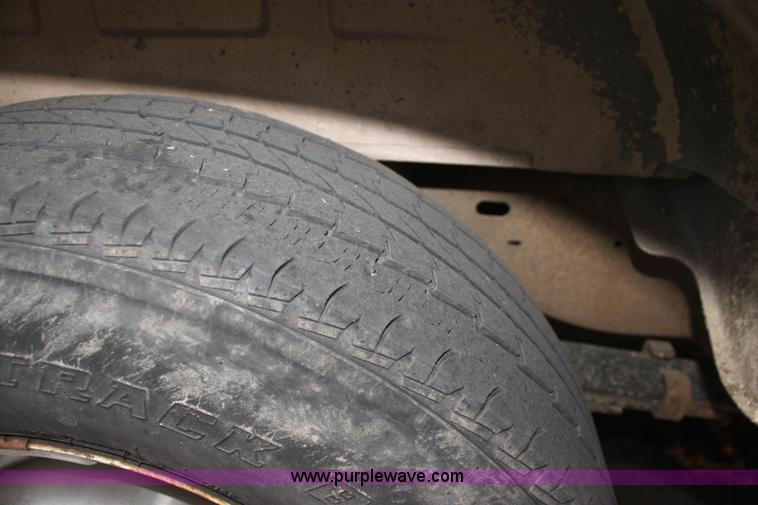 image for item H2043 1998 Ford Club Wagon van