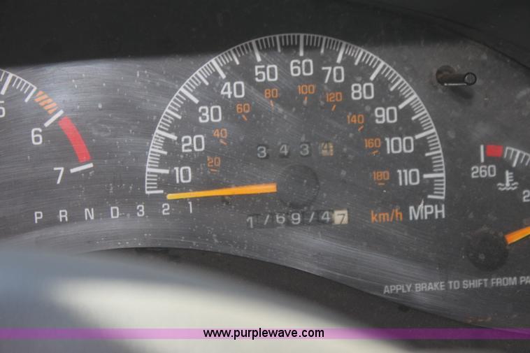 image for item H2044 2001 Pontiac Grand Prix GT