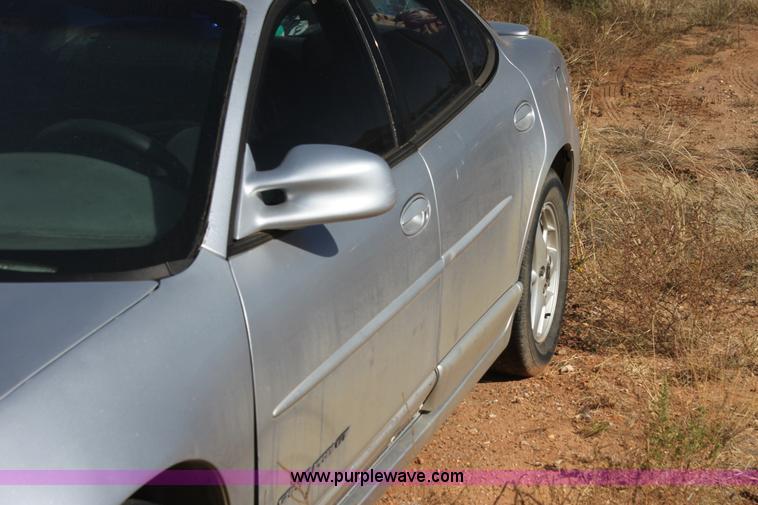 image for item H2044 2001 Pontiac Grand Prix GT