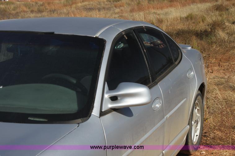 image for item H2044 2001 Pontiac Grand Prix GT