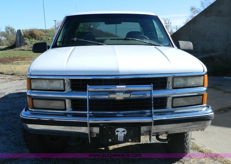 image for item H2343 1996 Chevrolet 1500 Z71 Ext. Cab pickup truck