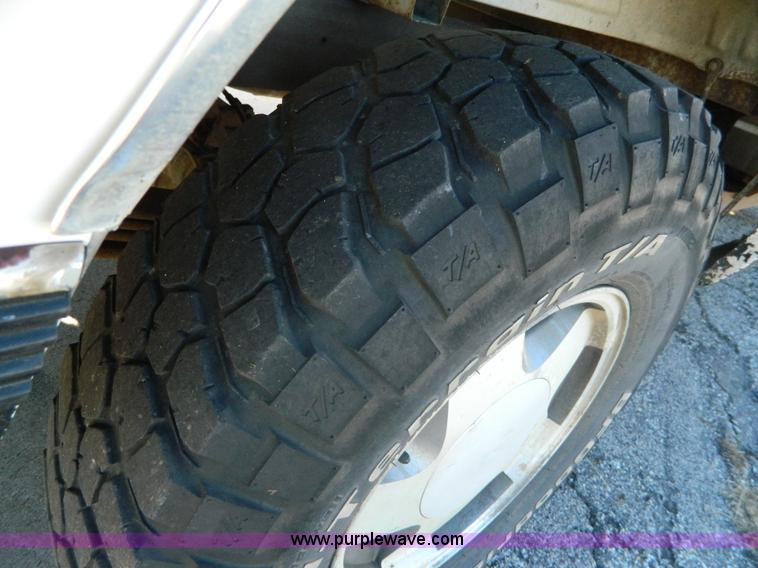 image for item H2343 1996 Chevrolet 1500 Z71 Ext. Cab pickup truck