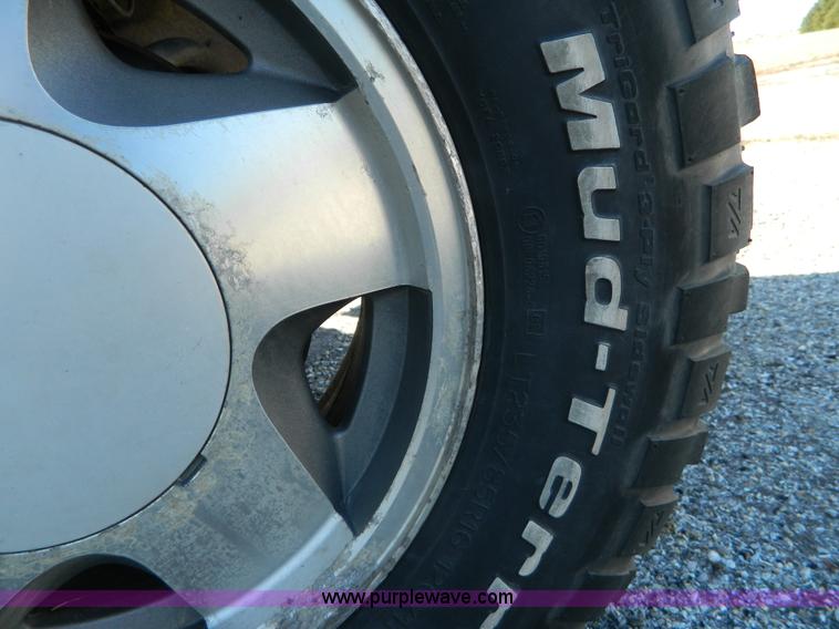 image for item H2343 1996 Chevrolet 1500 Z71 Ext. Cab pickup truck