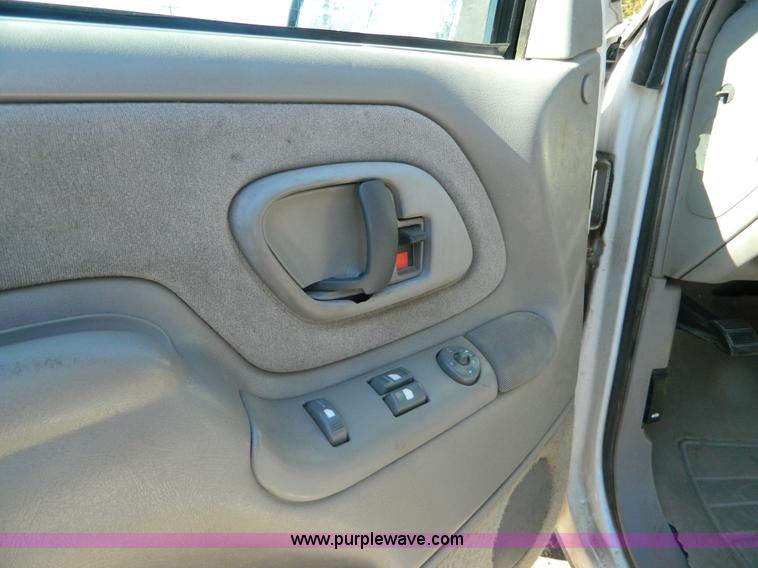 image for item H2343 1996 Chevrolet 1500 Z71 Ext. Cab pickup truck