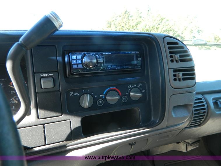 image for item H2343 1996 Chevrolet 1500 Z71 Ext. Cab pickup truck