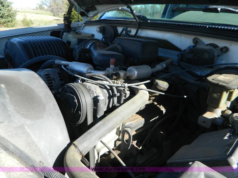 image for item H2343 1996 Chevrolet 1500 Z71 Ext. Cab pickup truck