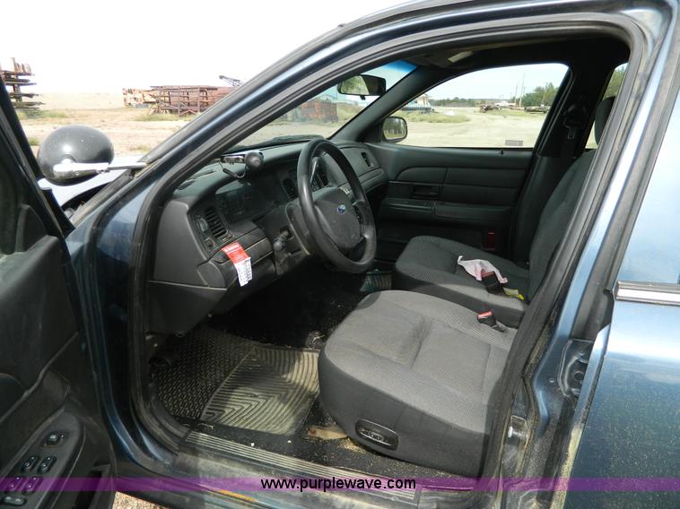 image for item H2373 2008 Ford Crown Victoria Police Interceptor