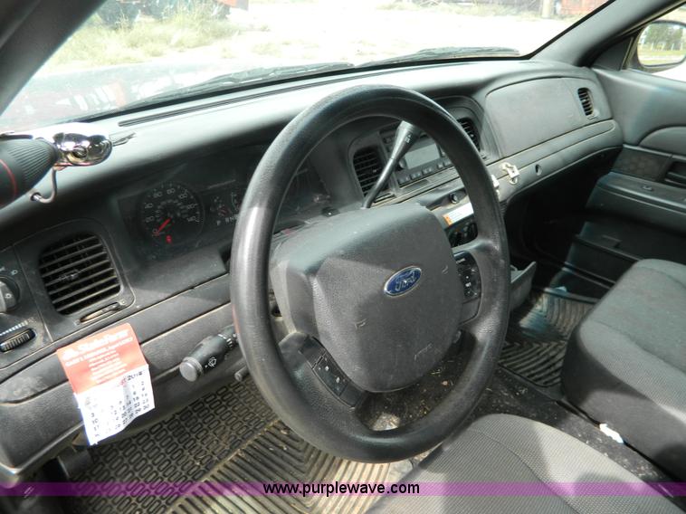 image for item H2373 2008 Ford Crown Victoria Police Interceptor