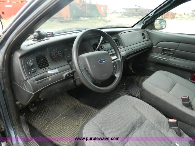 image for item H2374 2008 Ford Crown Victoria Police Interceptor