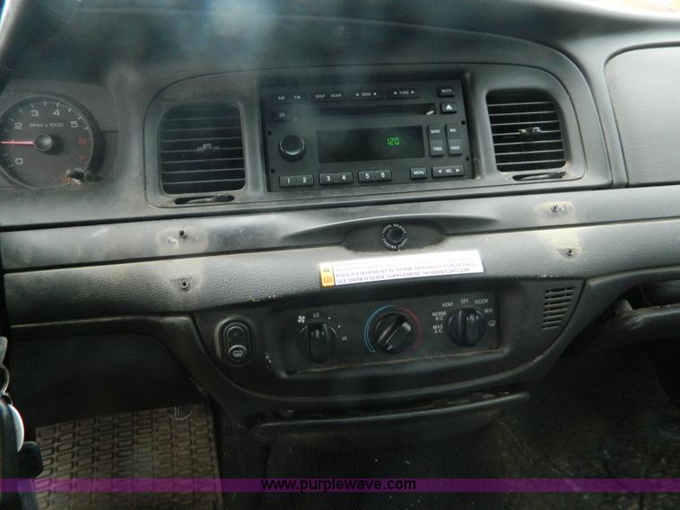 image for item H2374 2008 Ford Crown Victoria Police Interceptor