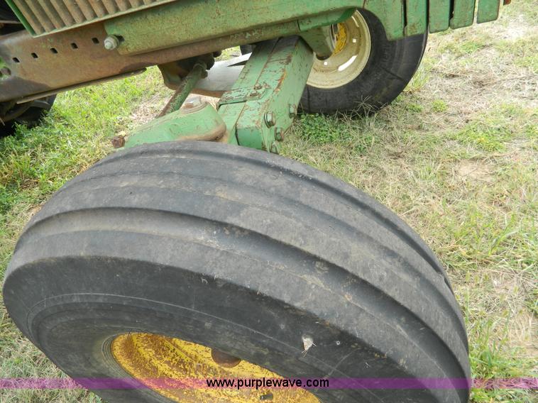 image for item H2375 1975 John Deere 4430 tractor