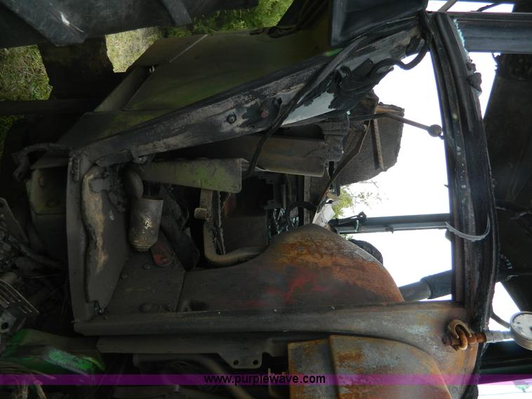 image for item H2375 1975 John Deere 4430 tractor