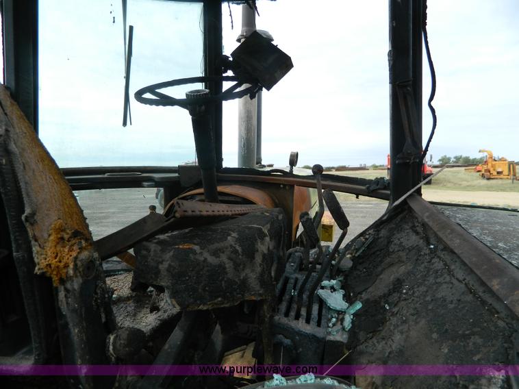 image for item H2375 1975 John Deere 4430 tractor