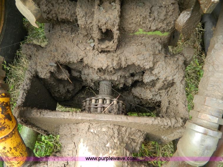 image for item H2375 1975 John Deere 4430 tractor