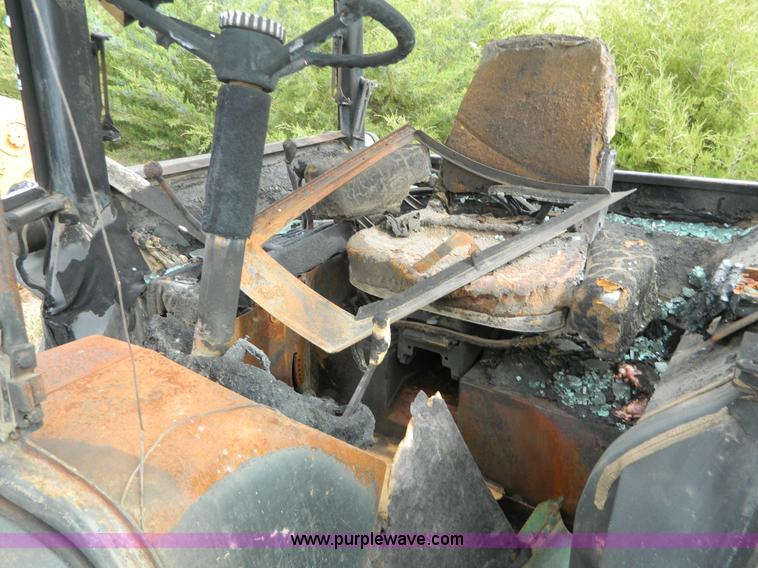 image for item H2375 1975 John Deere 4430 tractor