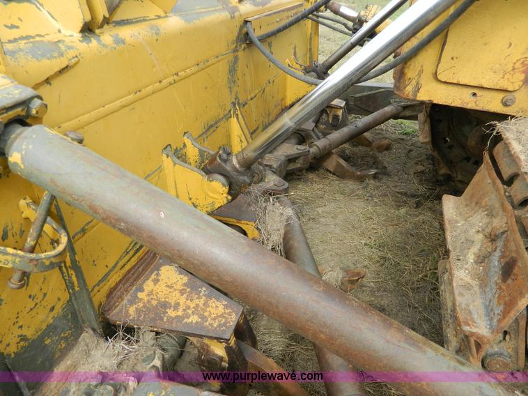 image for item H2376 1988 Caterpillar D7GE2 dozer