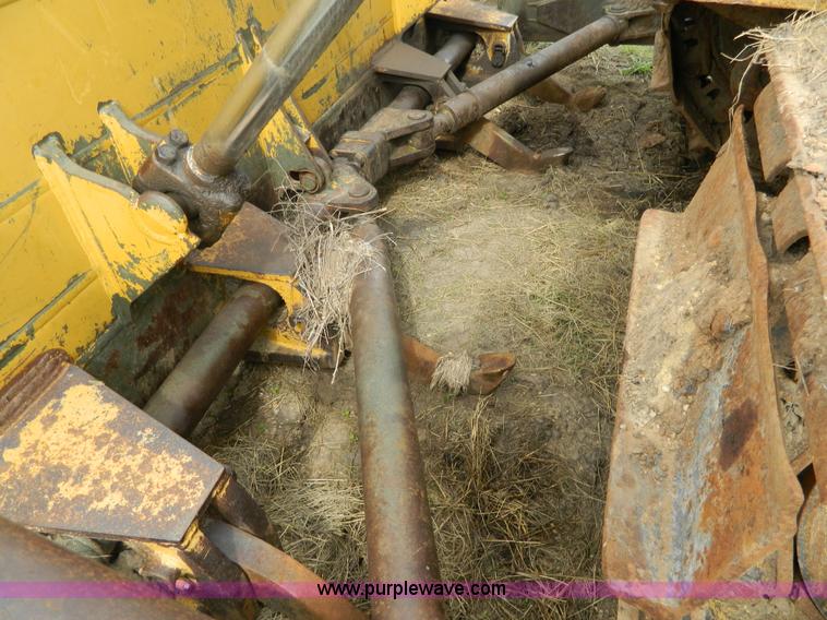 image for item H2376 1988 Caterpillar D7GE2 dozer