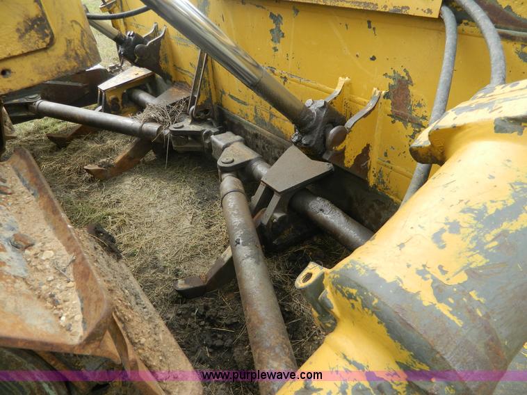 image for item H2376 1988 Caterpillar D7GE2 dozer