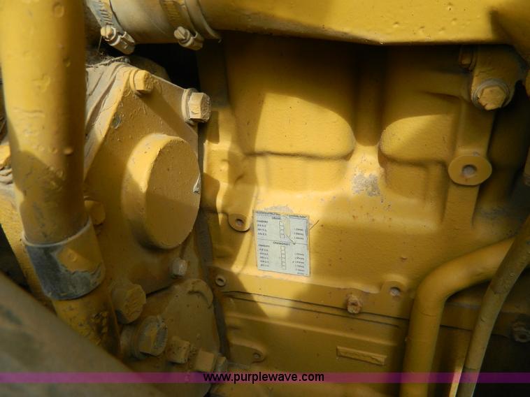 image for item H2376 1988 Caterpillar D7GE2 dozer