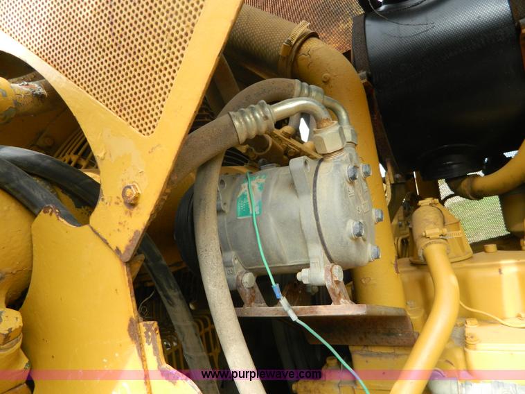image for item H2376 1988 Caterpillar D7GE2 dozer