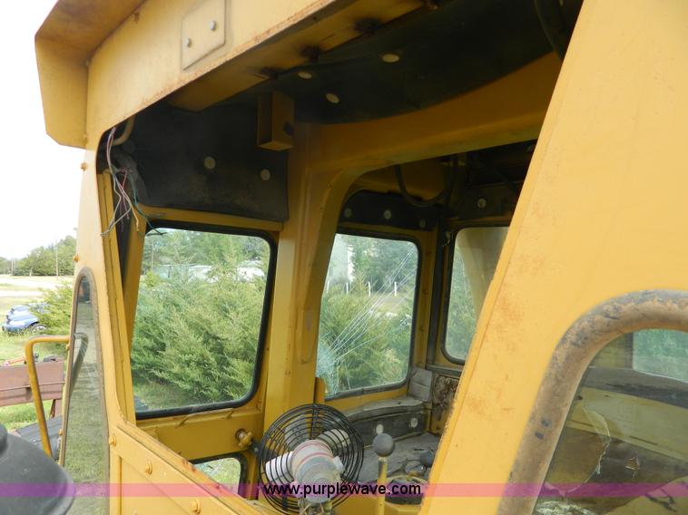 image for item H2376 1988 Caterpillar D7GE2 dozer