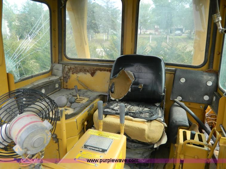 image for item H2376 1988 Caterpillar D7GE2 dozer