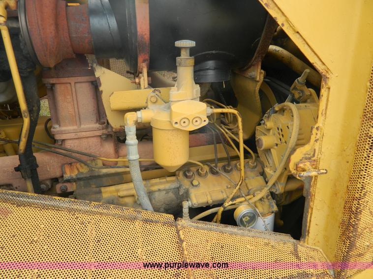 image for item H2376 1988 Caterpillar D7GE2 dozer