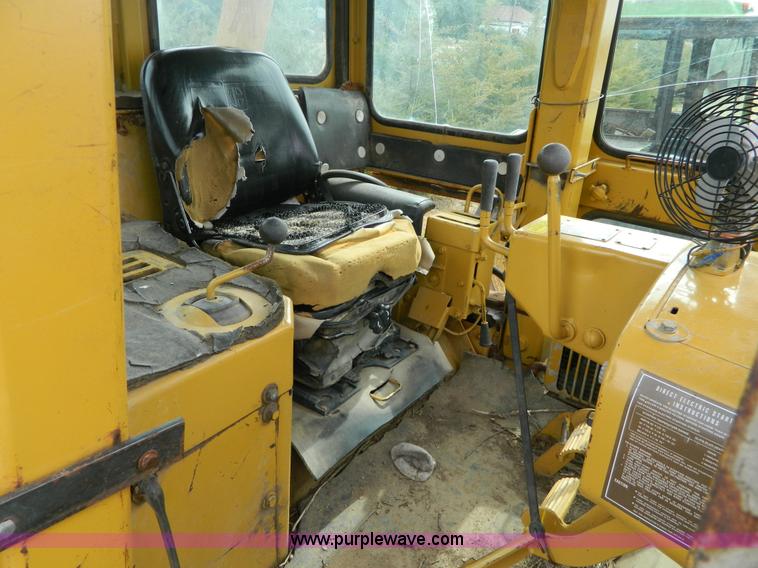 image for item H2376 1988 Caterpillar D7GE2 dozer