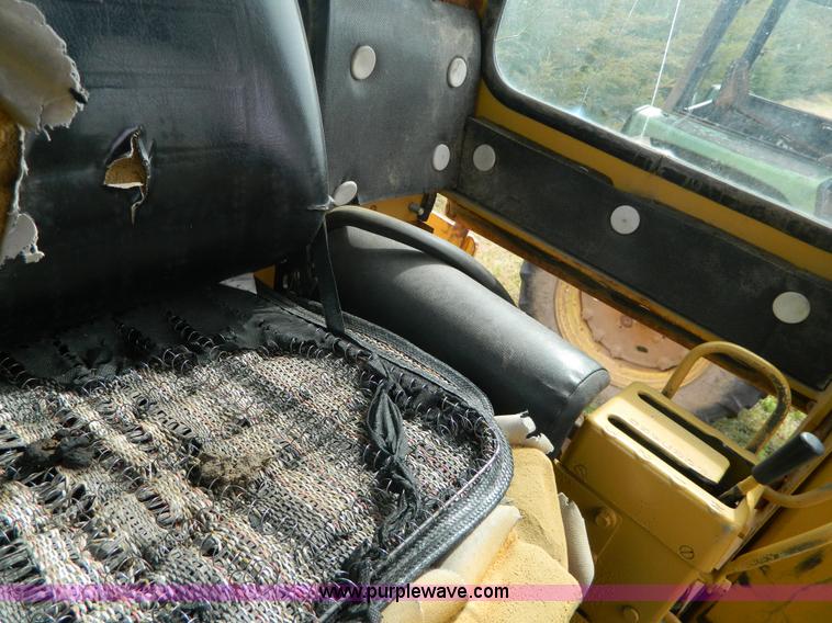 image for item H2376 1988 Caterpillar D7GE2 dozer