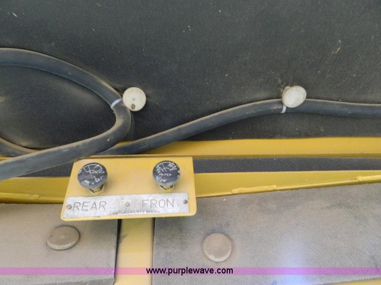 image for item H2376 1988 Caterpillar D7GE2 dozer