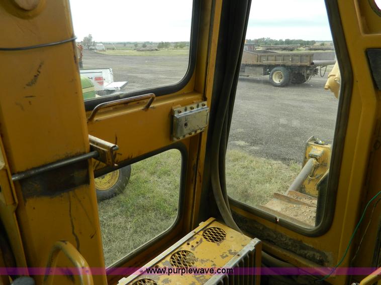 image for item H2376 1988 Caterpillar D7GE2 dozer