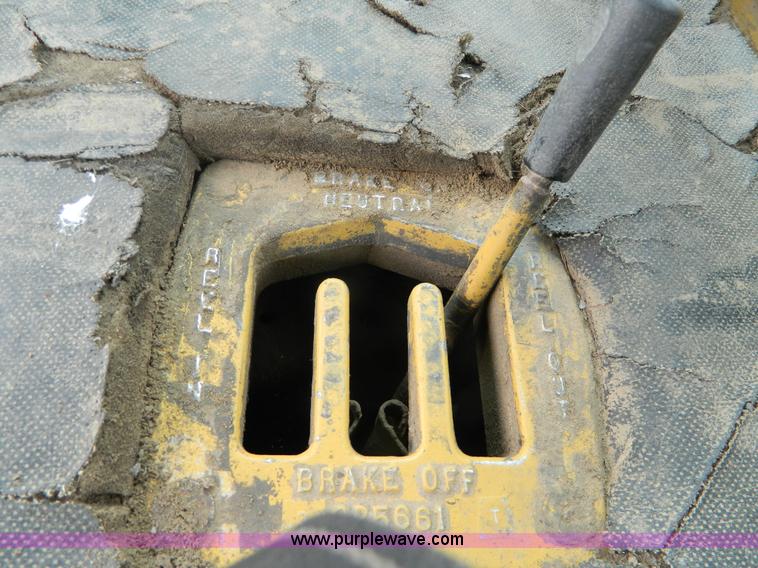 image for item H2376 1988 Caterpillar D7GE2 dozer