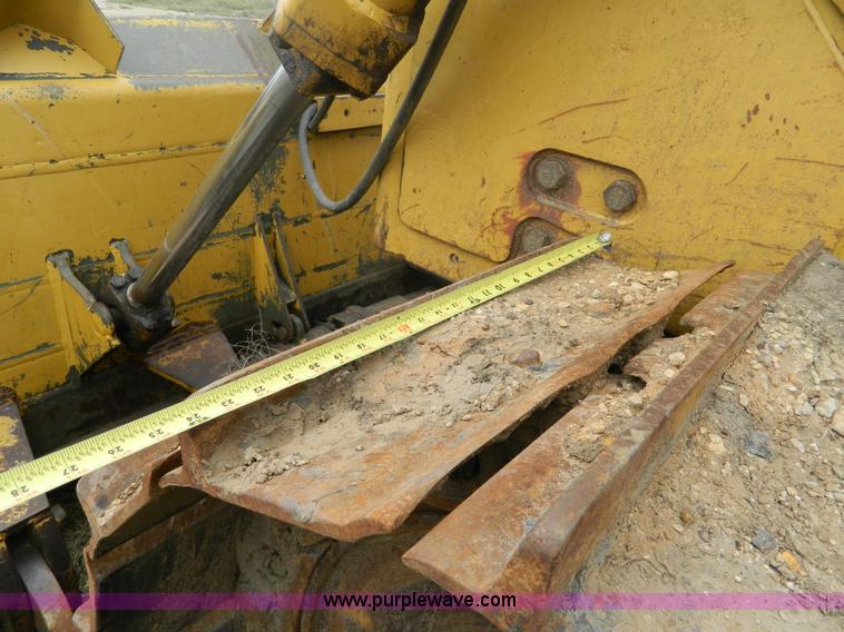 image for item H2376 1988 Caterpillar D7GE2 dozer