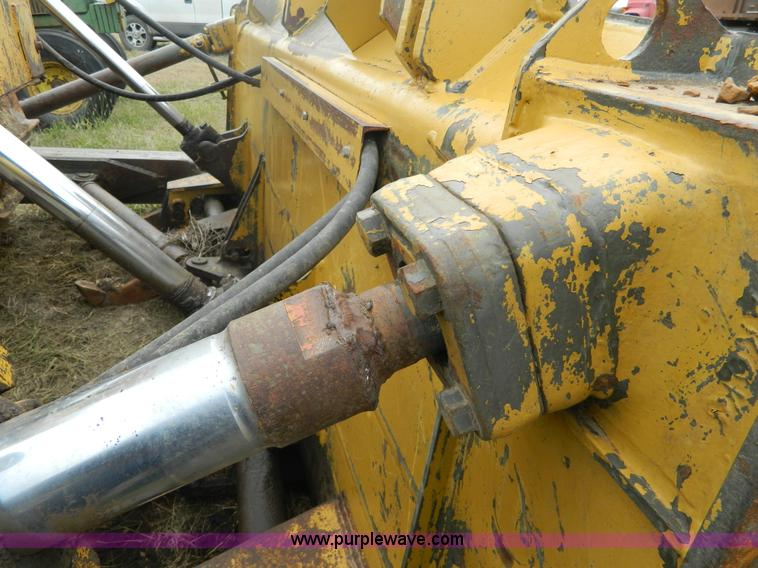 image for item H2376 1988 Caterpillar D7GE2 dozer