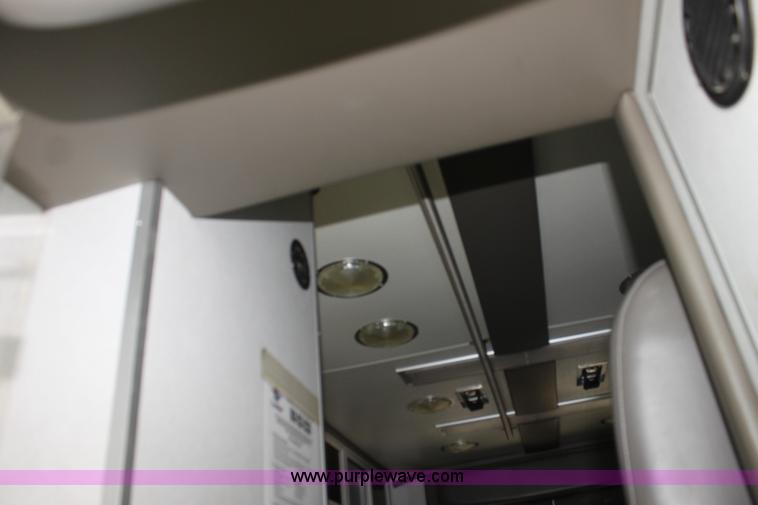 image for item H8773 2002 Ford 801 ambulance