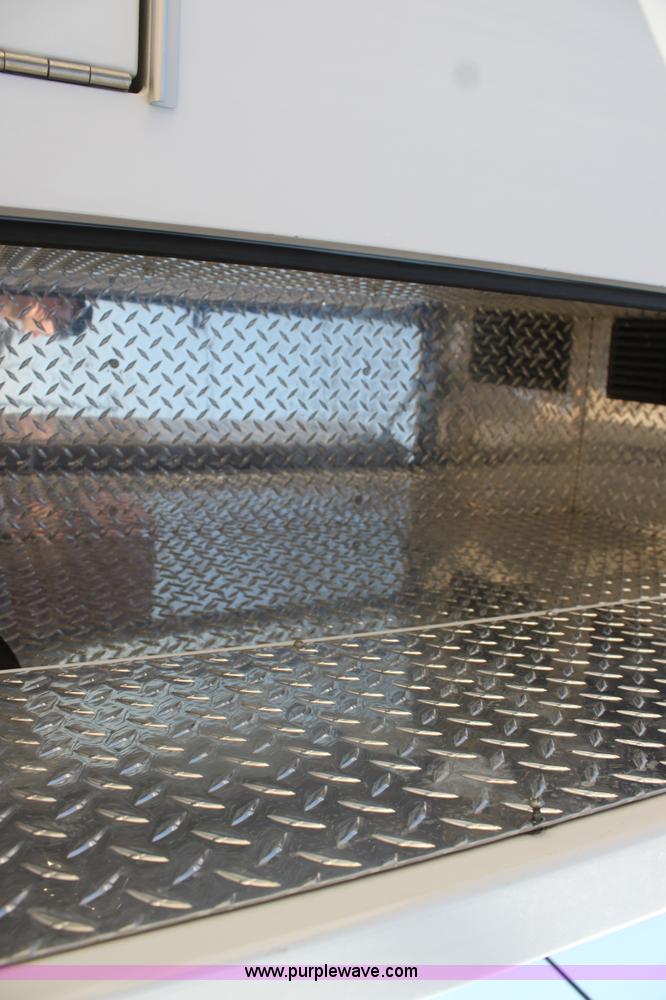 image for item H8773 2002 Ford 801 ambulance