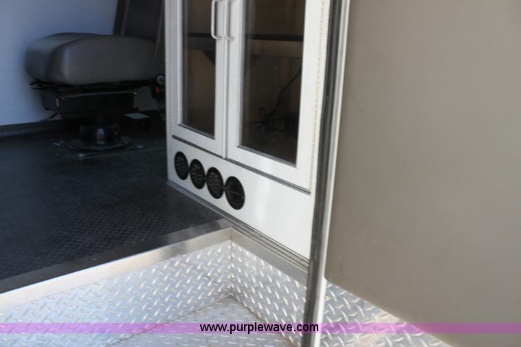 image for item H8773 2002 Ford 801 ambulance